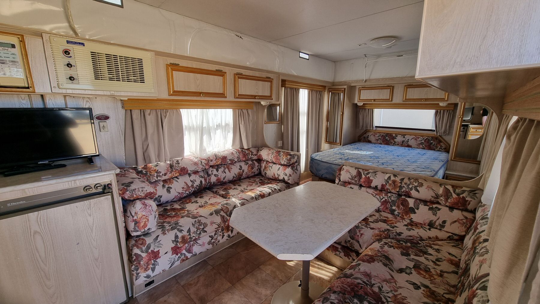 ROADSTAR 17'6" CN 9R8012 RN YCY-668