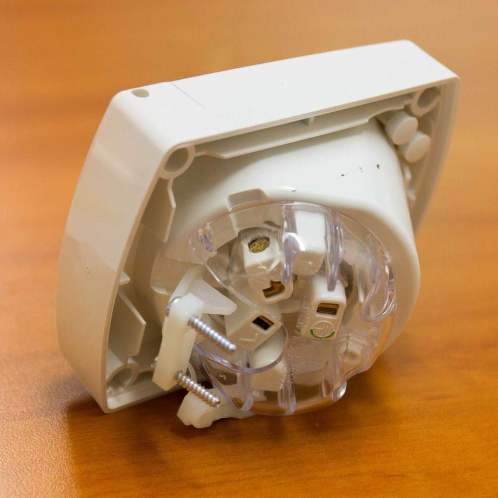 CLIPSAL 435VFS15 INLET SOCKET - WHITE