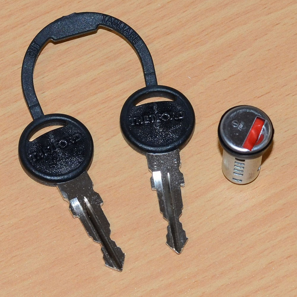 THETFORD SERVICE DOOR ZADI LOCK & KEY 26604