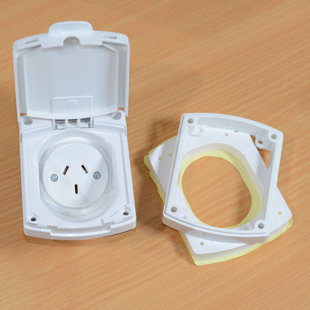 CLIPSAL 415VF OUTLET 10AMP IP34 WHITE