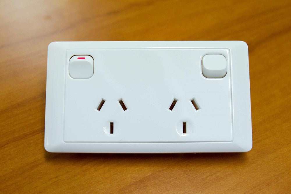 CMS 240V POWER POINT DOUBLE CMS NATURAL WHITE